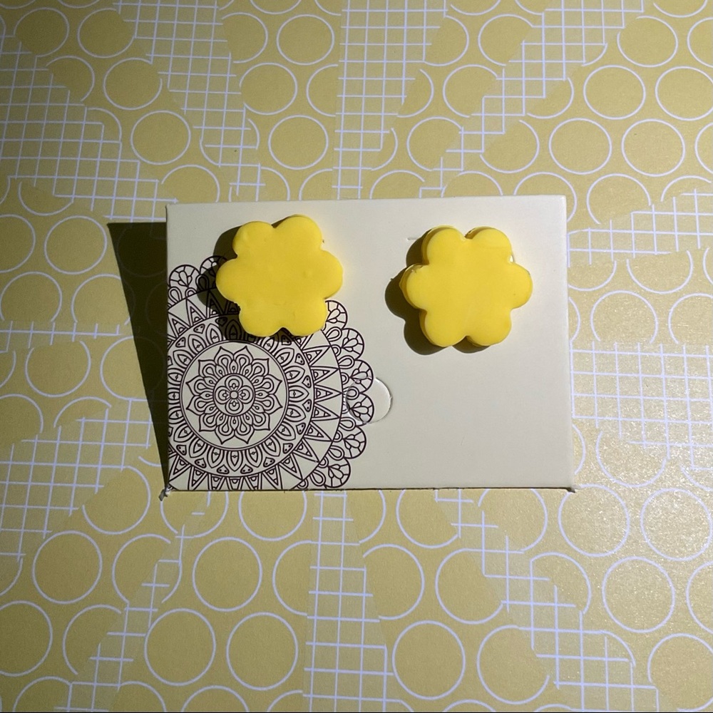 Gloria’s Earrings